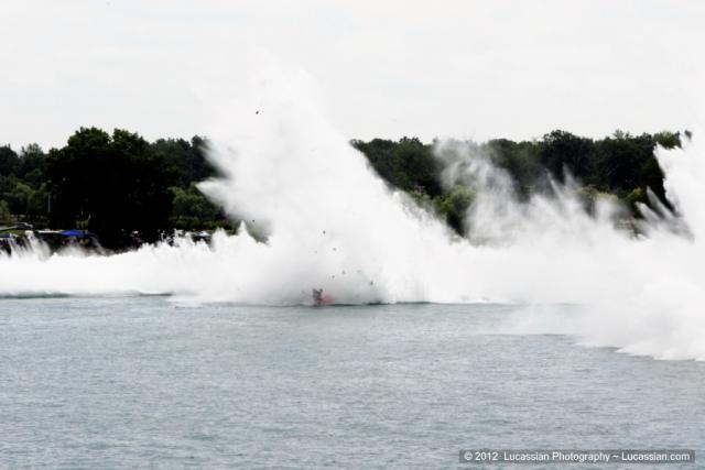 2012_APBA_H1Unlimited_Heat 1C including flip and pit photos_6640